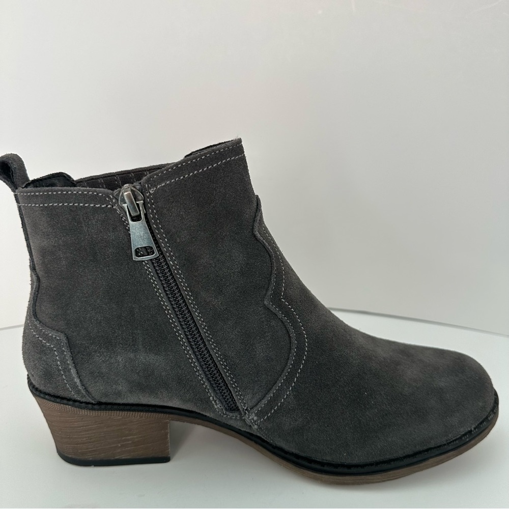 Propet suede woamans ankle booties - Picture 3 of 12